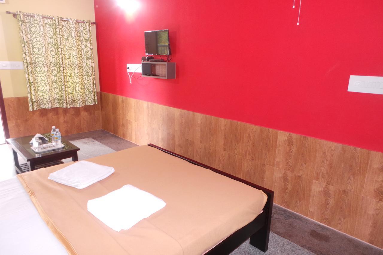 Iroomz Sri Vinayaka Comfort วิราจเปต ภายนอก รูปภาพ
