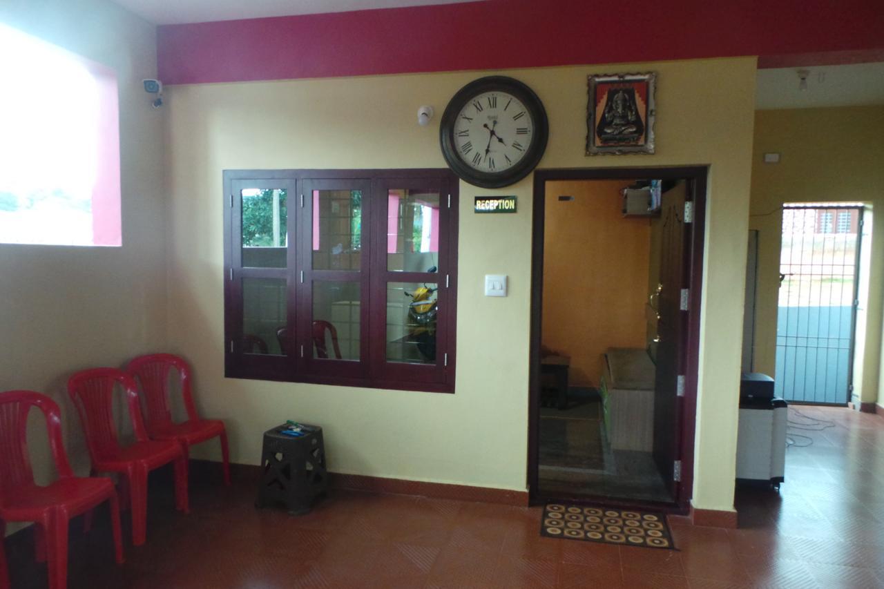 Iroomz Sri Vinayaka Comfort วิราจเปต ภายนอก รูปภาพ