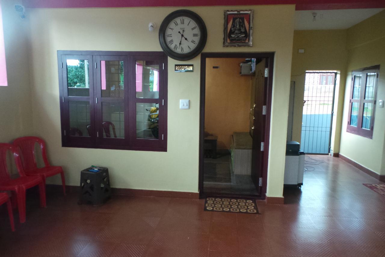 Iroomz Sri Vinayaka Comfort วิราจเปต ภายนอก รูปภาพ
